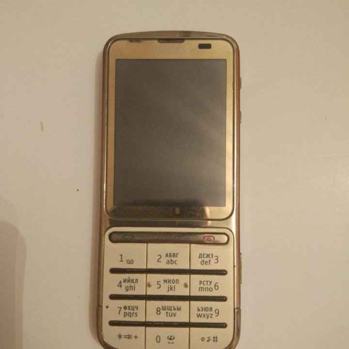 Nokia C3-01 Gold Edition