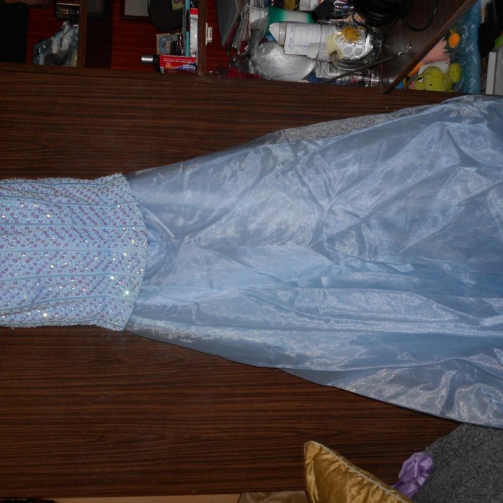 Вечернее платье