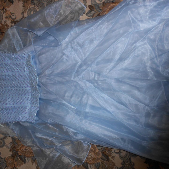 Вечернее платье