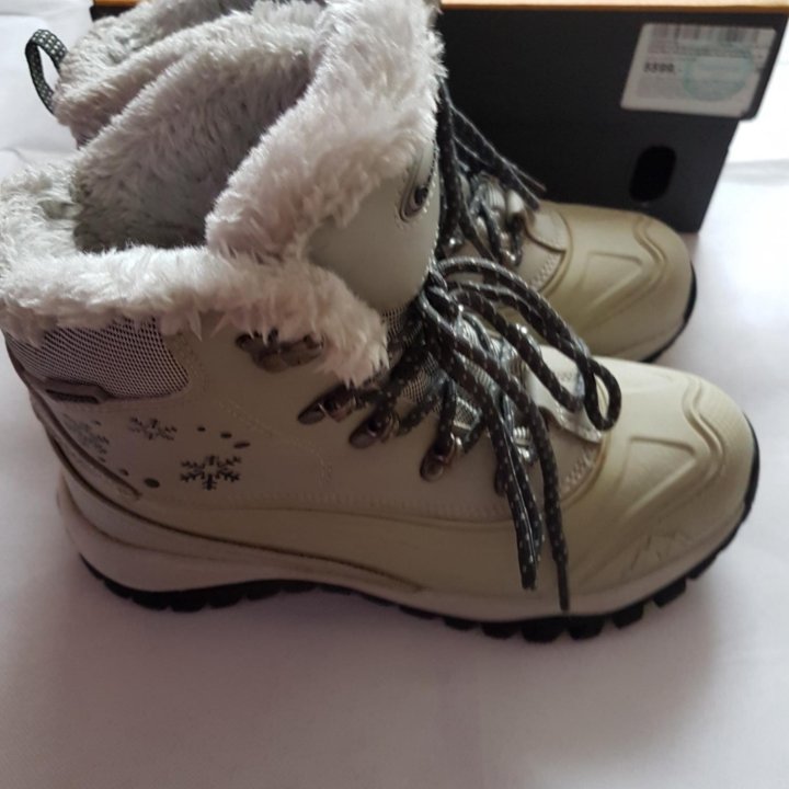 Зимние ботинки