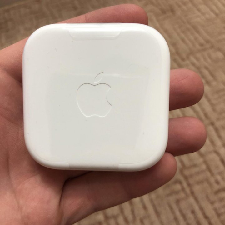 Наушники Apple