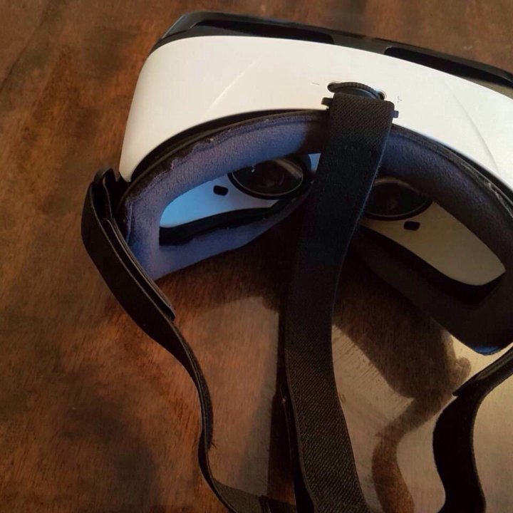 Очки виртуальной реальности Samsung Gear VR