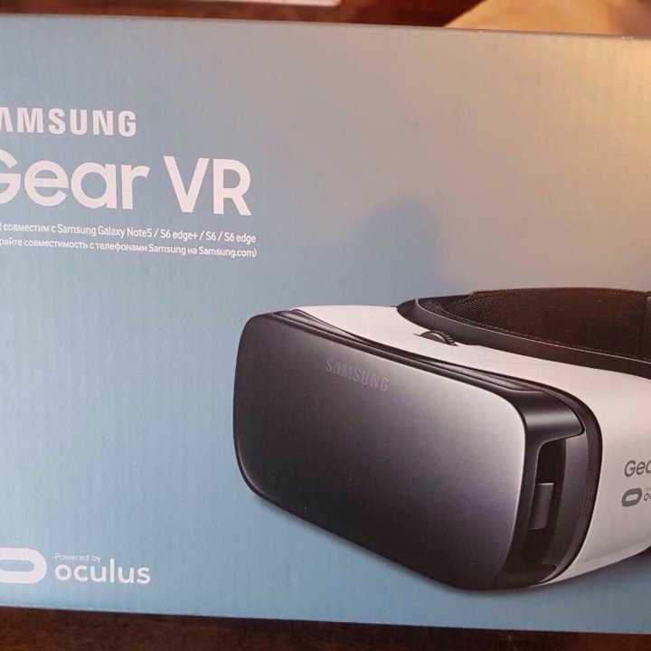 Очки виртуальной реальности Samsung Gear VR