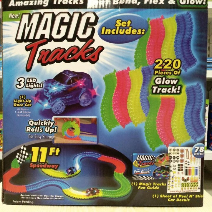 Светящийся гоночный трек Magic Tracks 220 деталей.