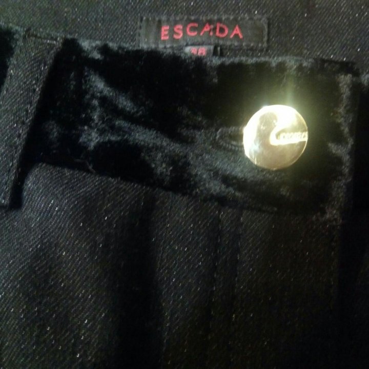 Брюки новые чёрные женские р.46-48 Escada