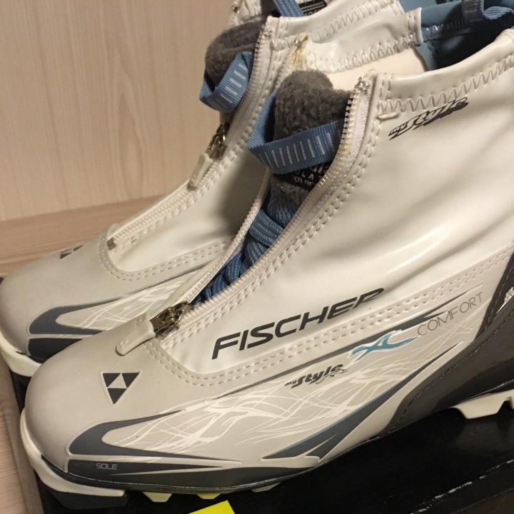 Лыжные ботинки Fischer разнопарка (UE 37,38) Новые