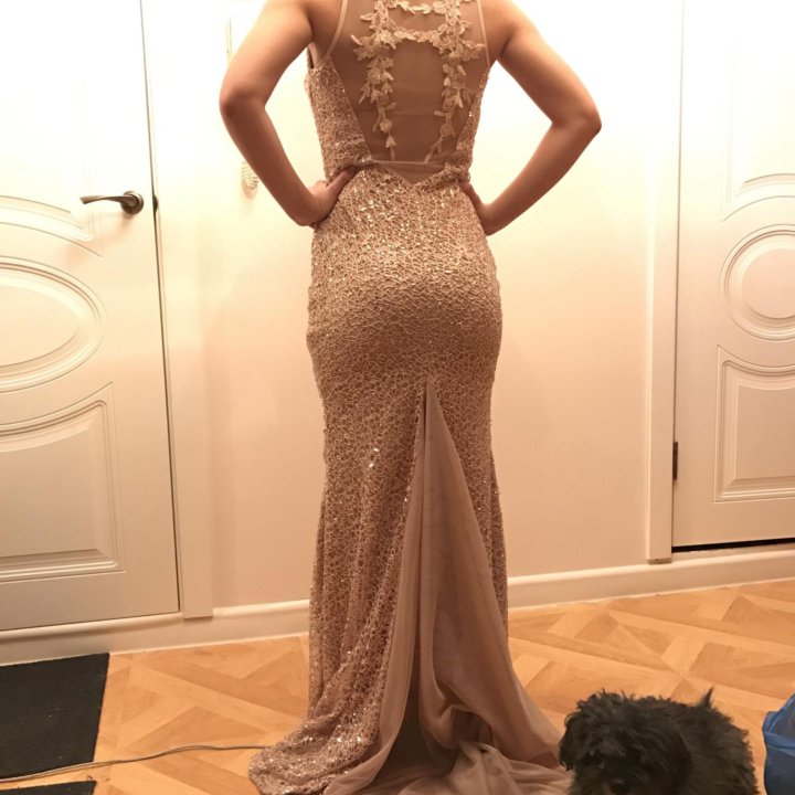 Вечернее платье