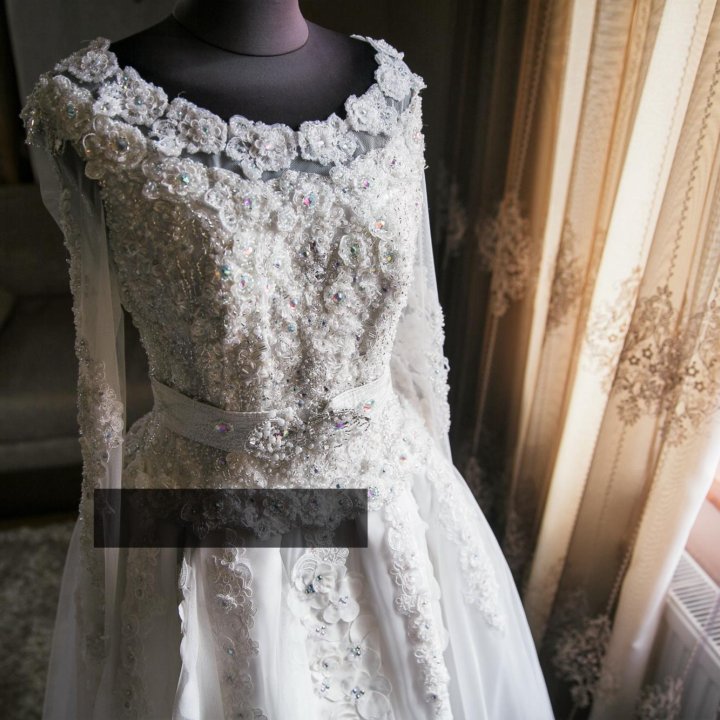 Свадебное платье