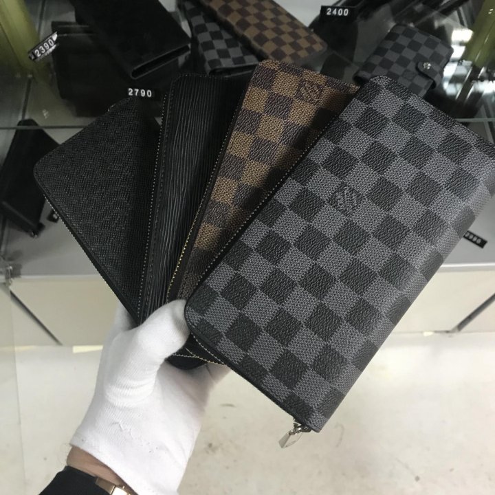 Клатчи Louis Vuitton все цвета