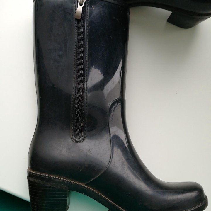 Резиновые сапоги