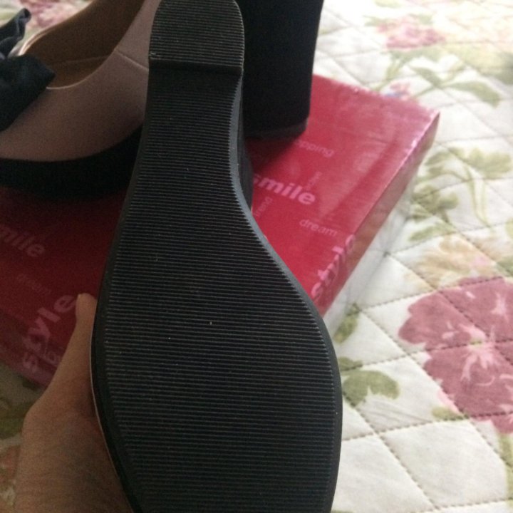 Новые босоножки