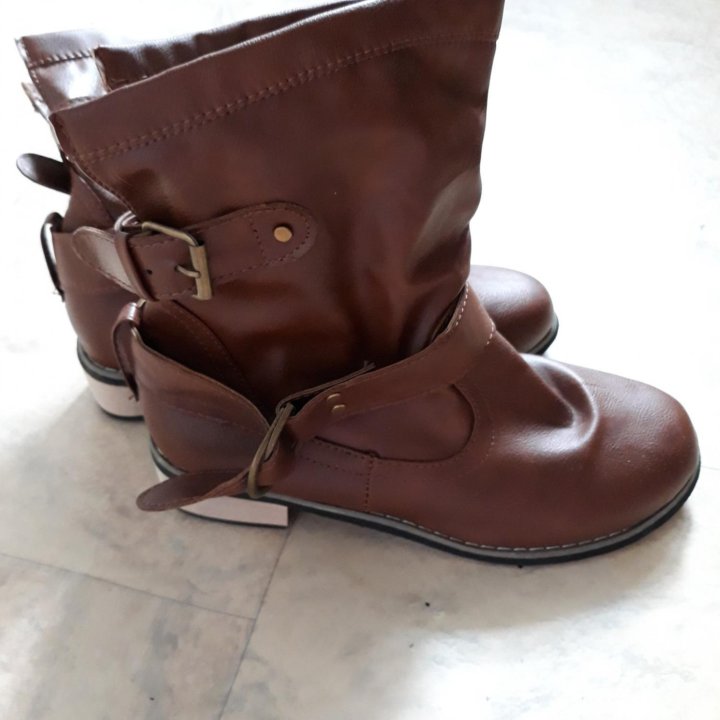 Женские ботинки