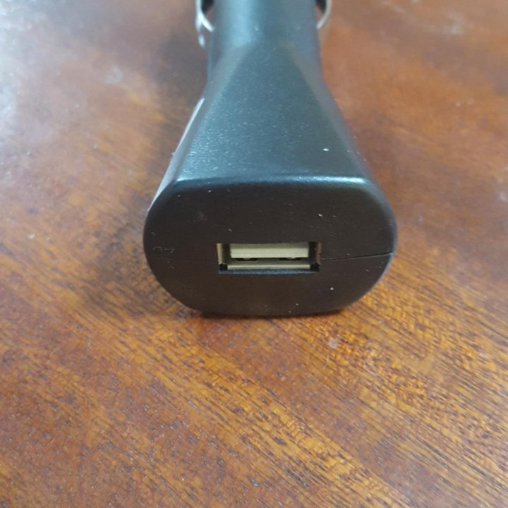 Автомобильный адаптер с USB разъемом. Обмен