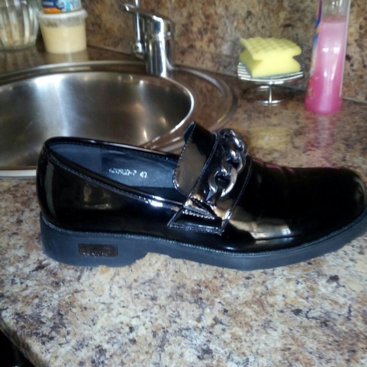 Женские ботинки