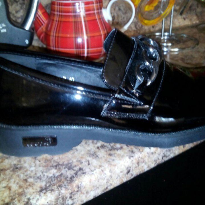 Женские ботинки