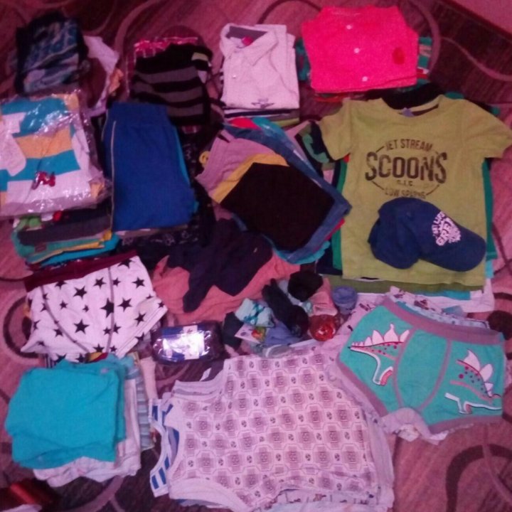 Много одежды для мальчика