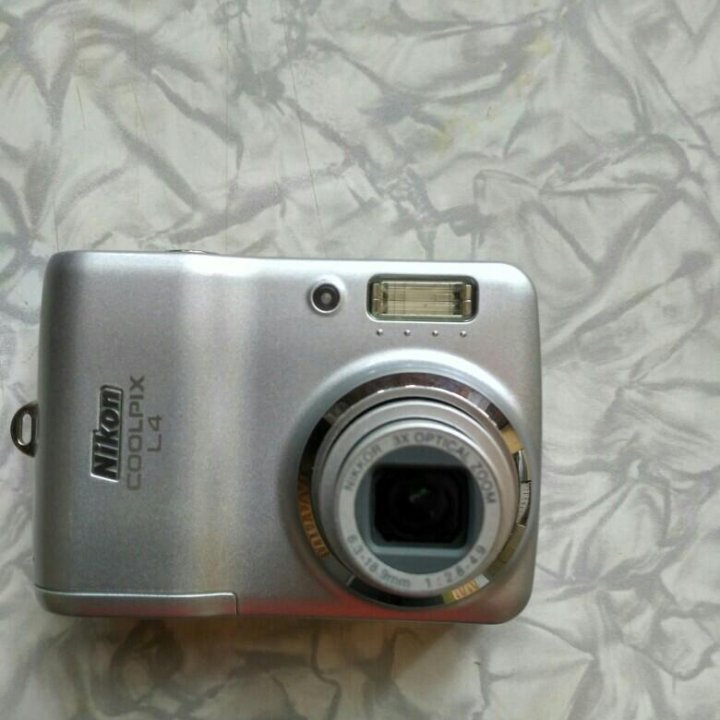 Nikon Coolpix L4