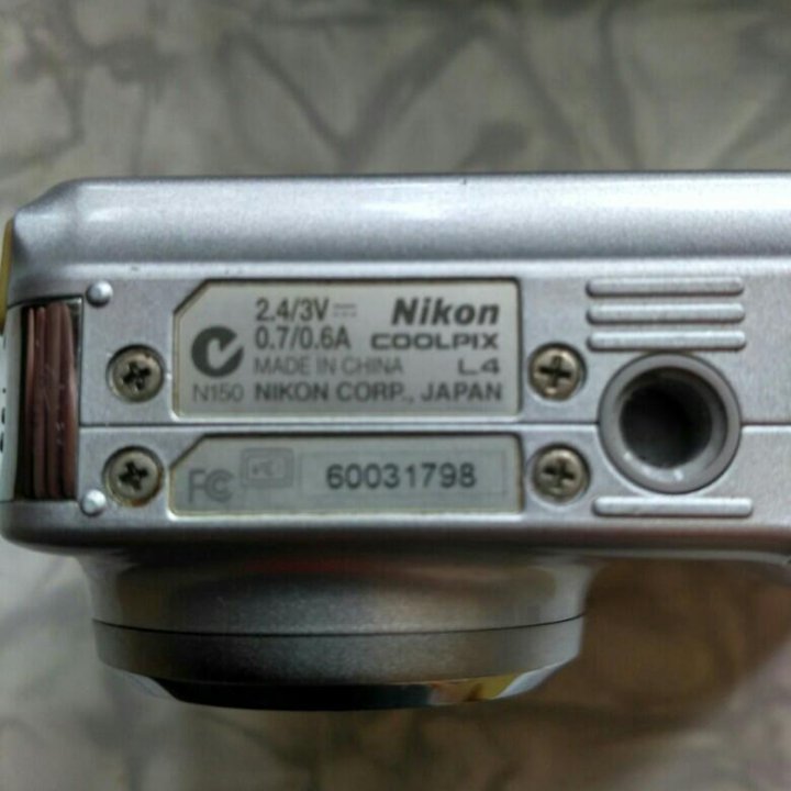 Nikon Coolpix L4