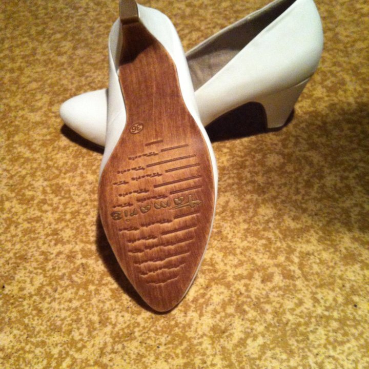 Туфли белые