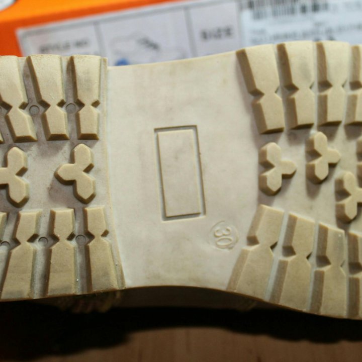 Осенние ботинки для девочки размер 30