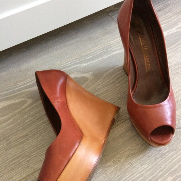 Туфли , Италия