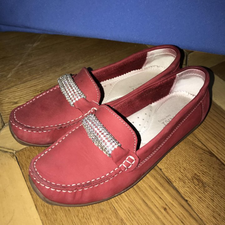 Мокасины со стразами
