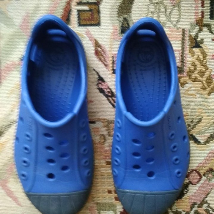 Crocs c12