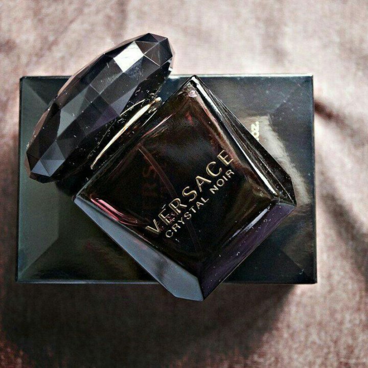 Versace Crystal Noir женский аромат