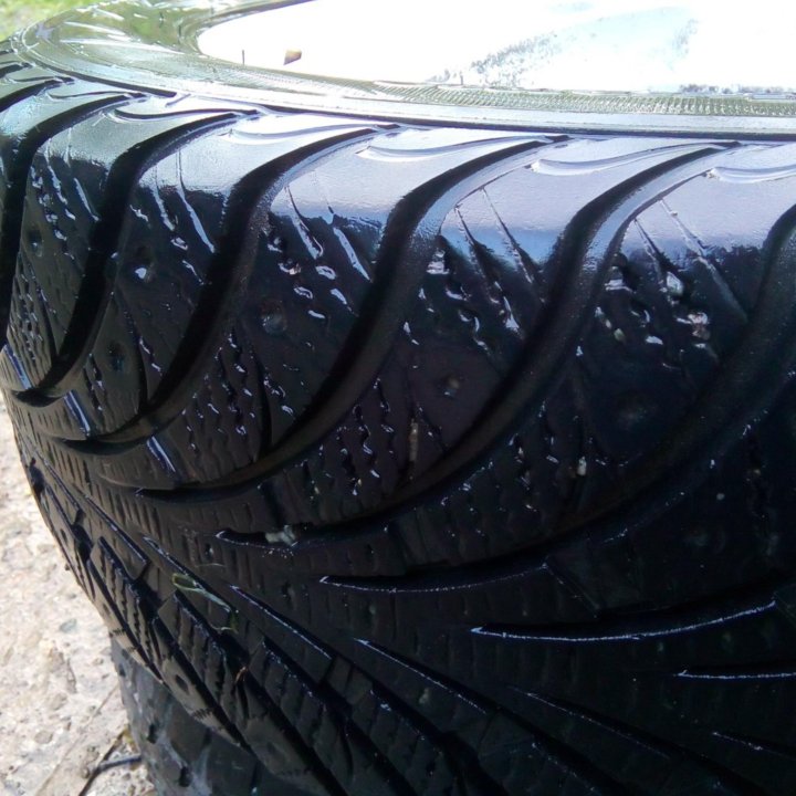 Good Year Ultra Grip 205/55 R16