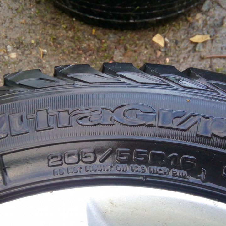 Good Year Ultra Grip 205/55 R16