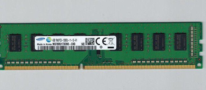 Samsung 4 GB DDR3 PC3-12800 1600 MHz