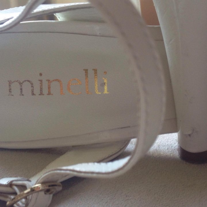 Босоножки Minelli