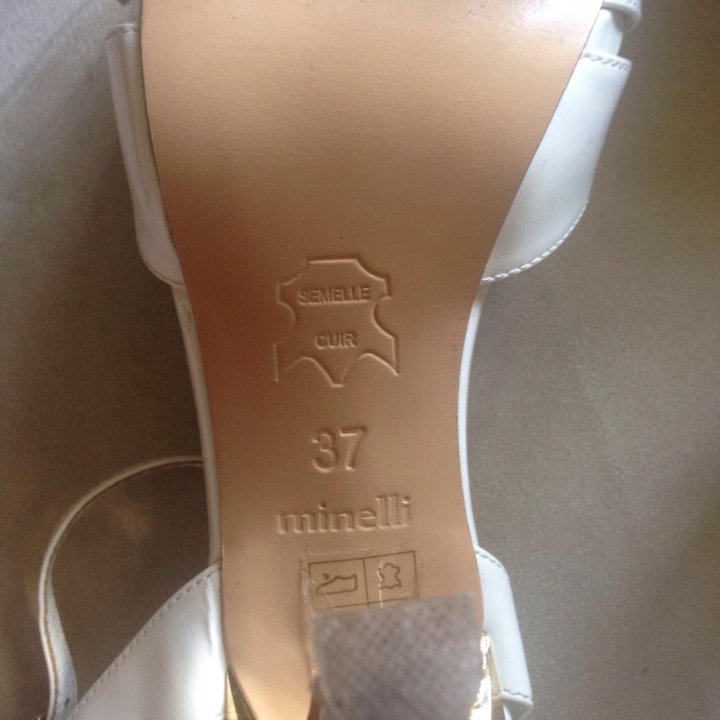 Босоножки Minelli