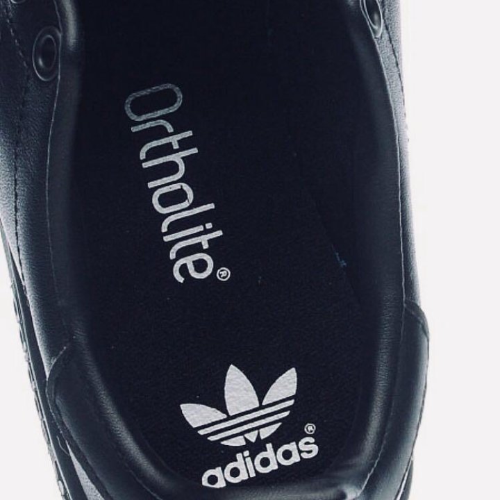 Новые!!!!!!Кроссовки Adidas