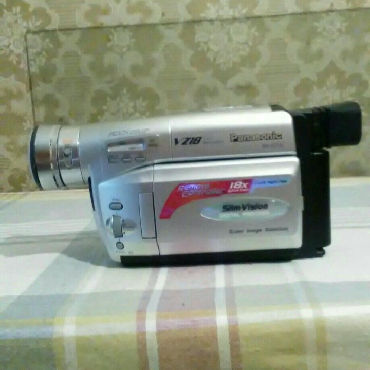 Цифровая видеокамера Panasonic nv -vz 18