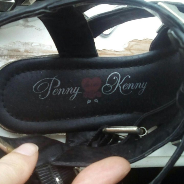 Босоножки разные