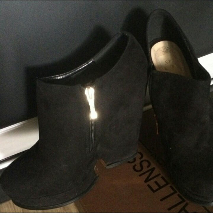 Ботильоны Vallenssia