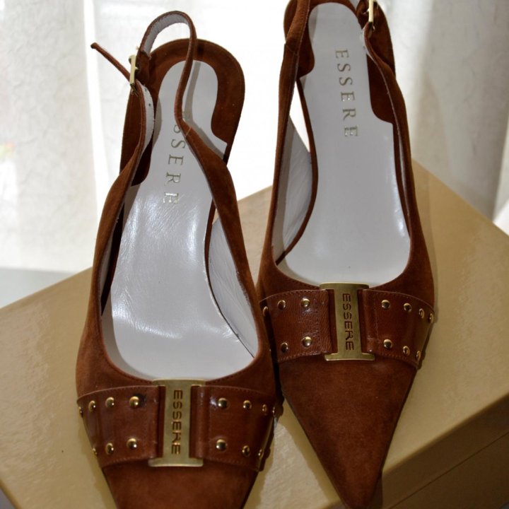 ESSERE. Босоножки.