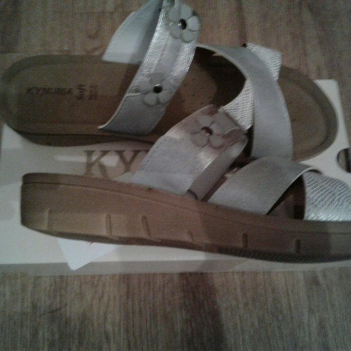 Шлепки новые