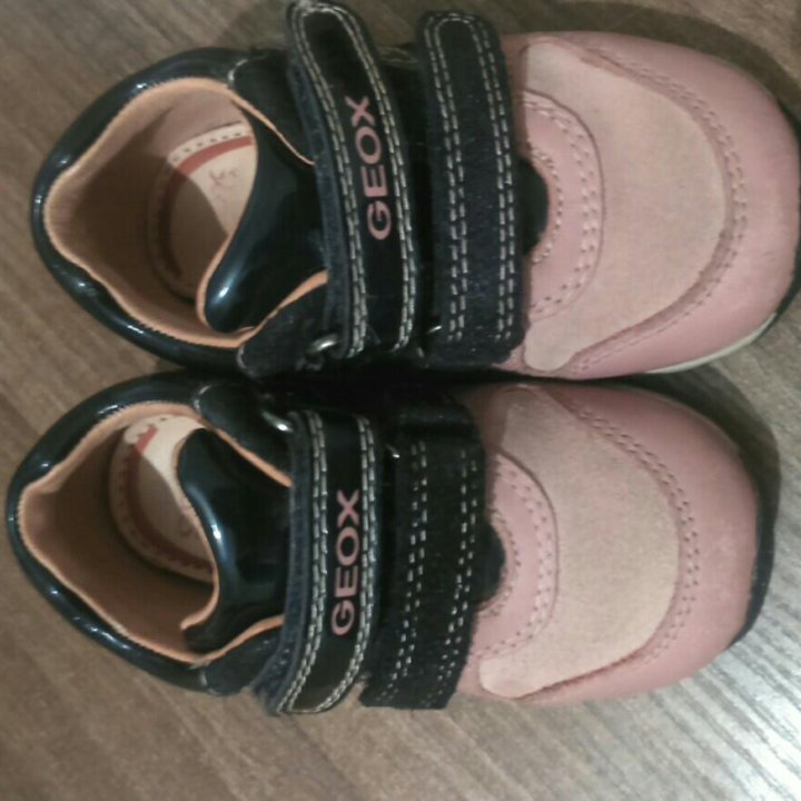 Кроссовки Geox.