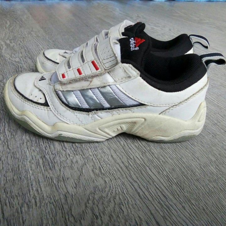 Adidas кроссовки