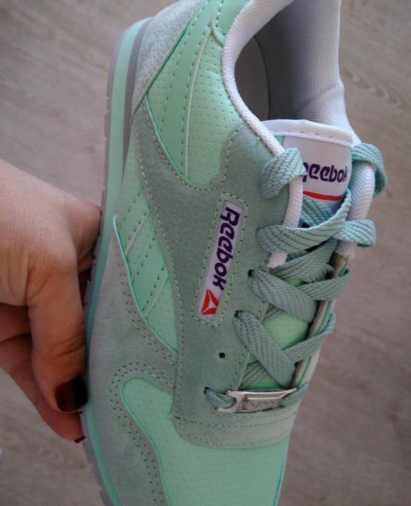 Reebok кроссовки новые