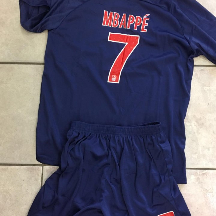 Футбольная форма Mbappe Paris Saint Germain новая.