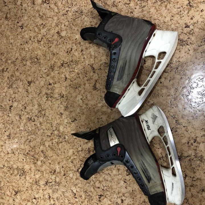 Коньки BAUER VAPOR XIX