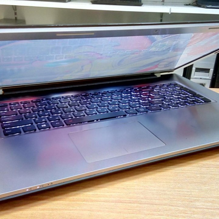 Ноутбук Lenovo 17