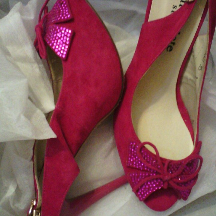 Туфли розовые.