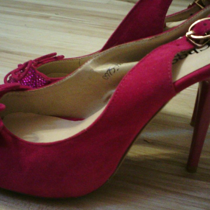 Туфли розовые.
