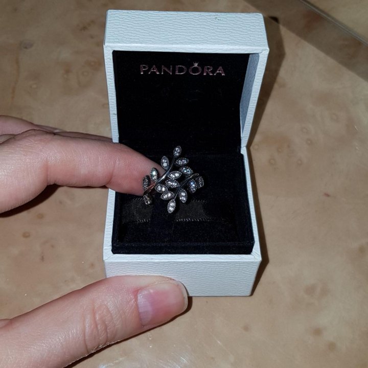 Кольцо Pandora