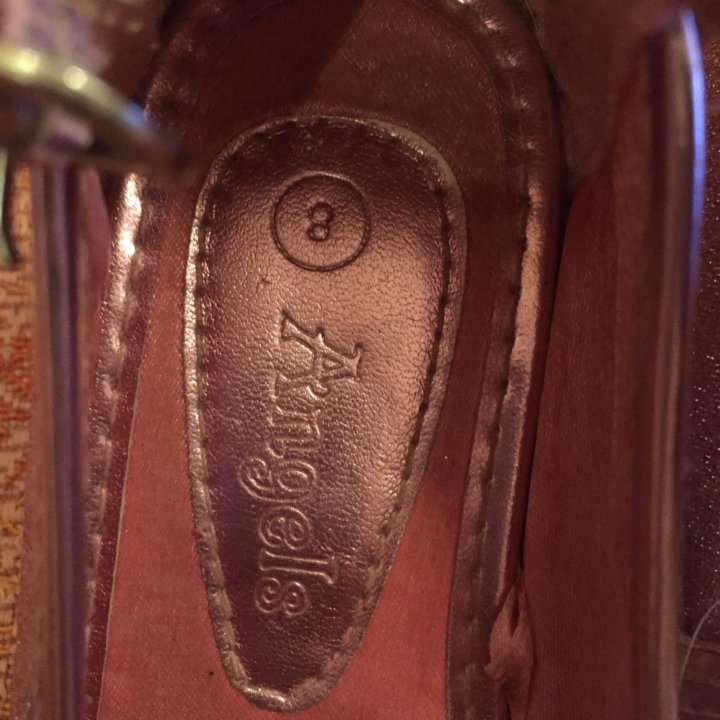 Туфли девочки.