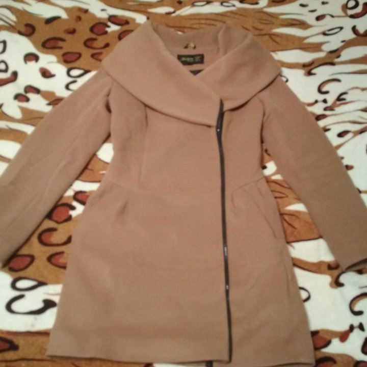 Пальто женское 42 р новое